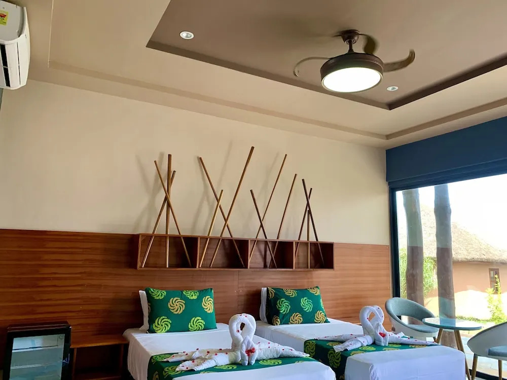 Lemon Beach Resort