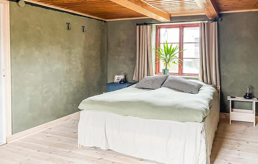 Nice Home in Toarp With Wifi and 2 Bedrooms