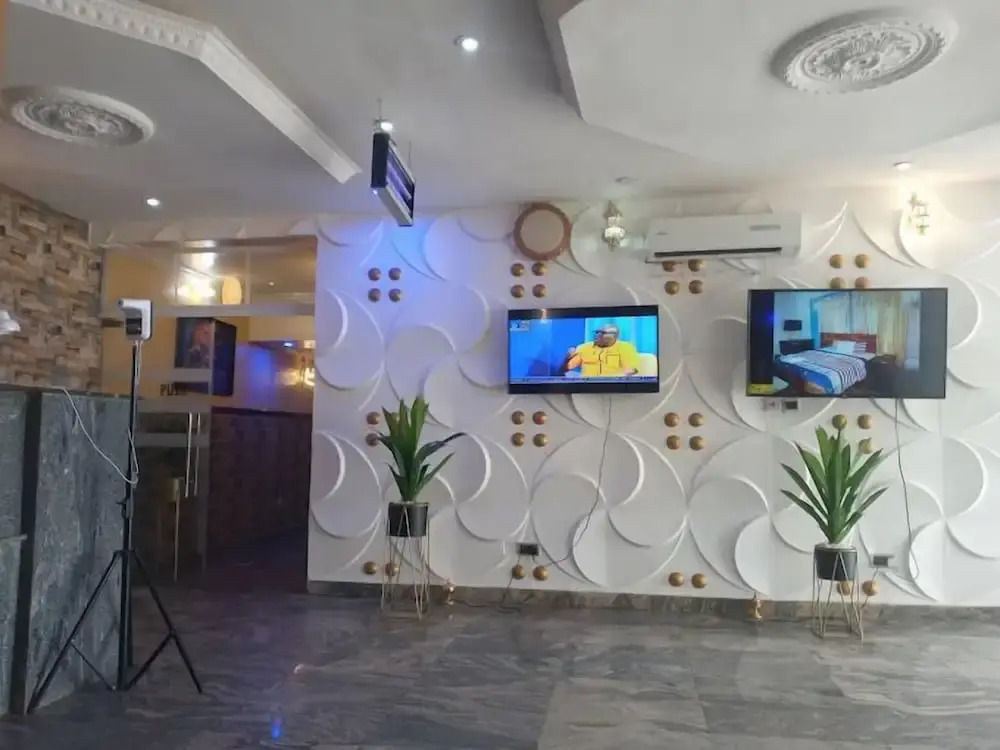 Keem Hotel and Suites