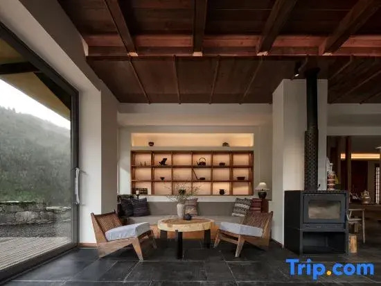 Yanlan Xue Xiu · Snow - domain Secret - land Homestay (Siguniang Mountain Scenic Area Store)
