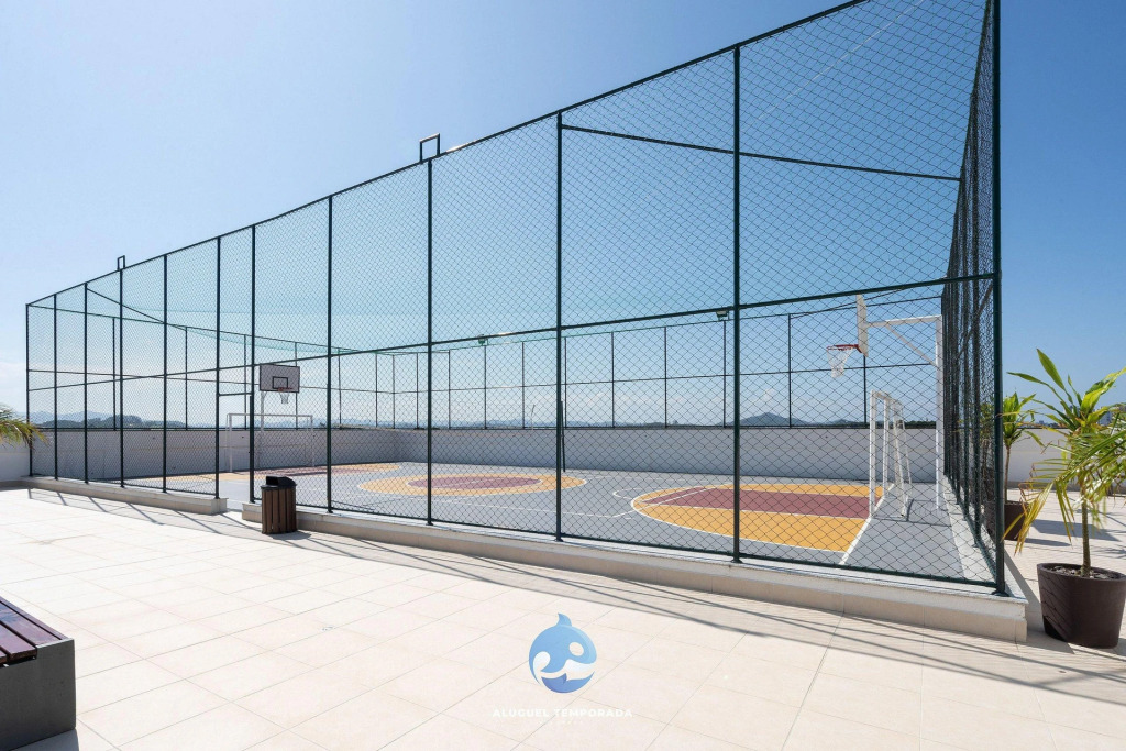 Aptos a 150 M DA PRAIA com SACADA, WI-FI, AR CONDICIONADO, COZINHA COMPLETA no condomínio Santorini Confort Club c/ PISCINA, PORTARIA 24h, PLAYGROUND e vaga de GARAGEM
