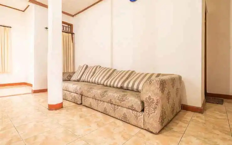 Oyo Life 2449 Sandila Residence