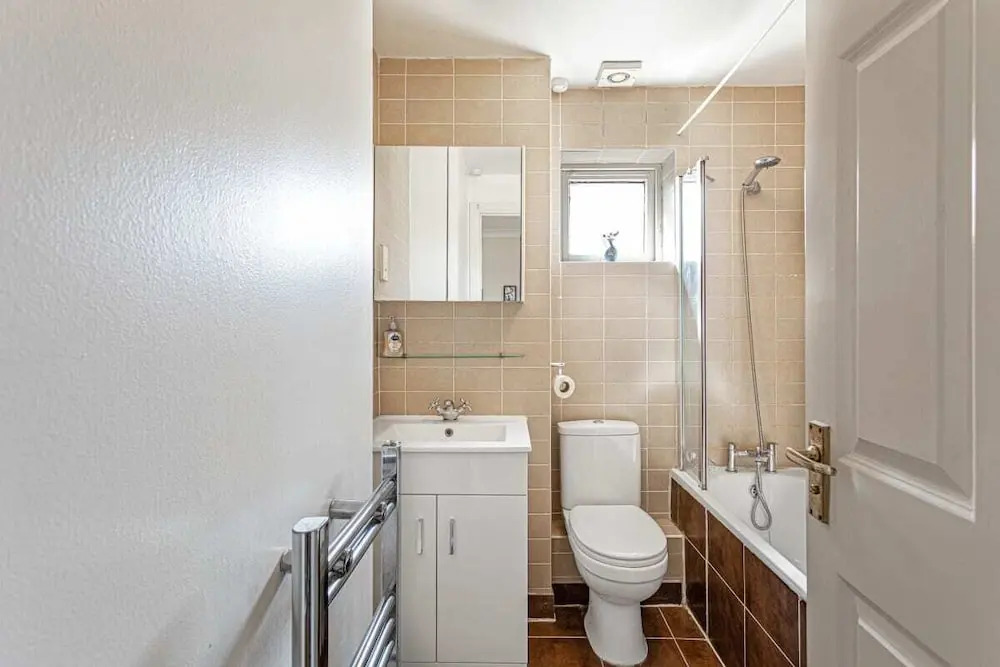 Beautiful 3 Bed House W Patio 10 Mins to Excel