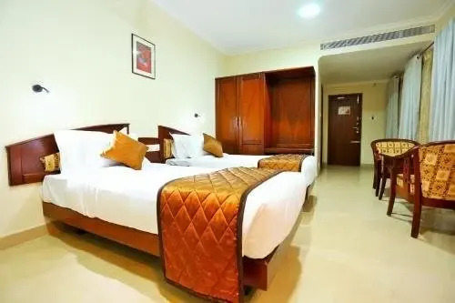 Hotel White City