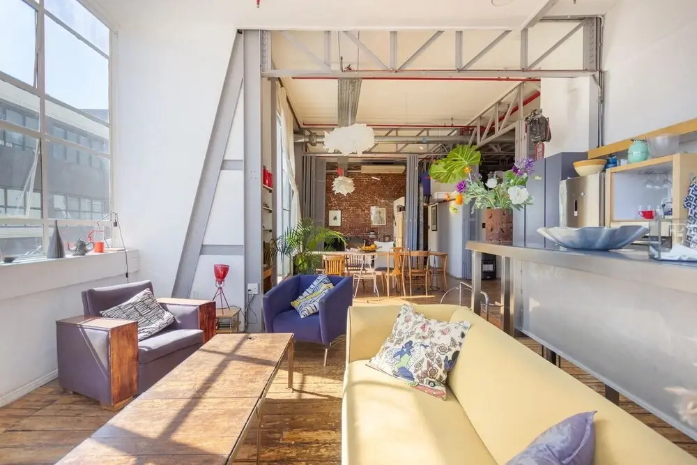 Wolroy House 405 by CTHA