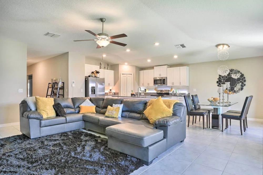 Modern & Bright Ruskin Home Near Bahia Beach!