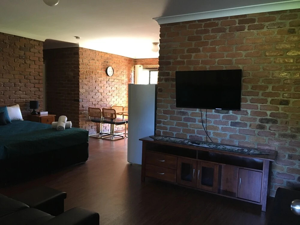 Wondai Colonial Motel & Ivorys Restaurant