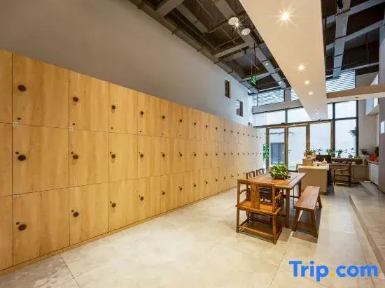 TATATA Youth Hostel