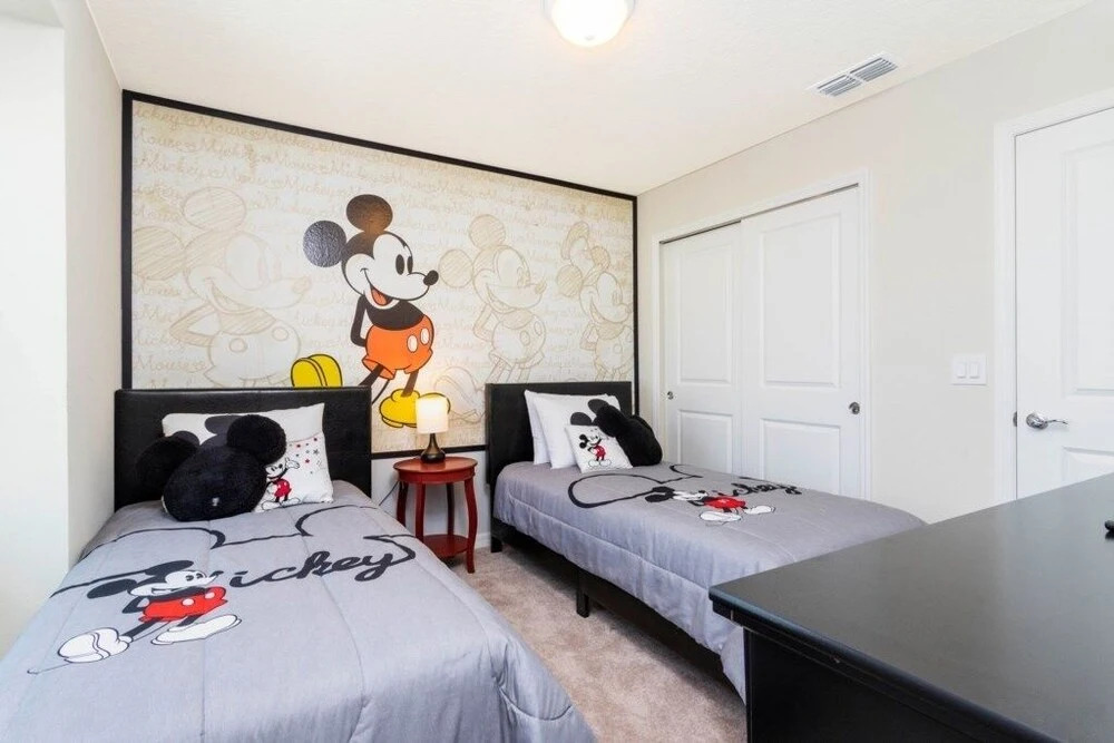 4 Bedroom/3.5 Bath Townhome Windsor Island-4501wi 4 Townhouse by Redawning, Davenport