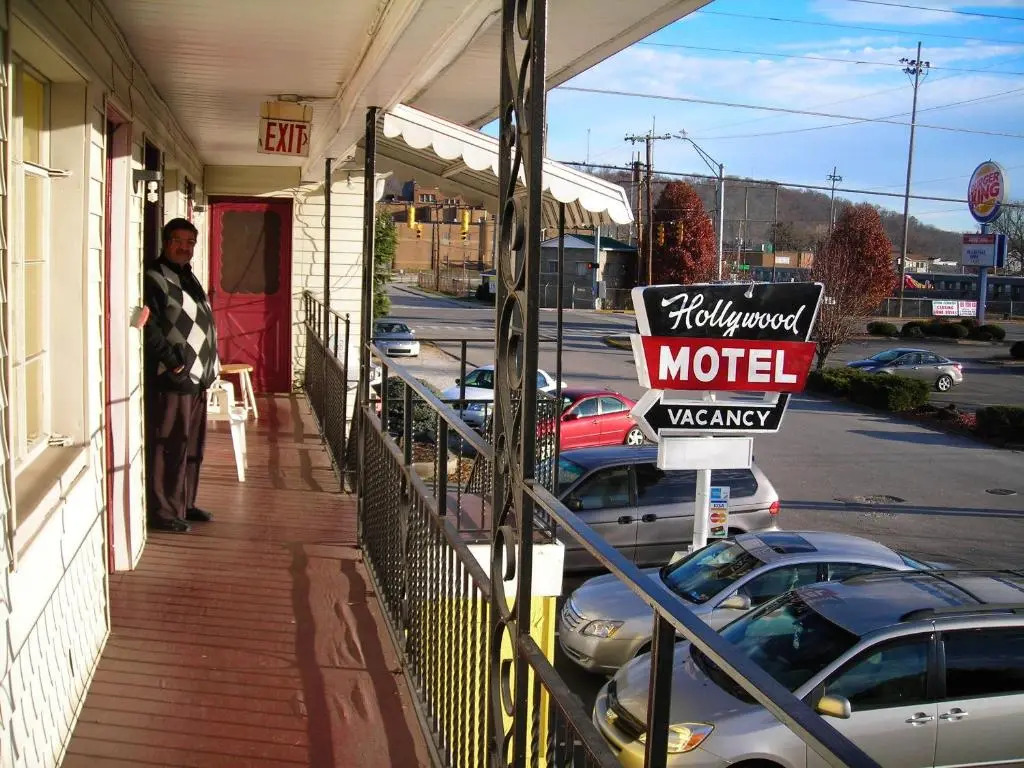 Hollywood Motel