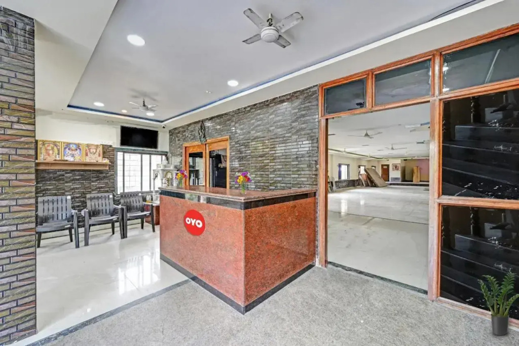 OYO 70196 Hotel Raj Inn