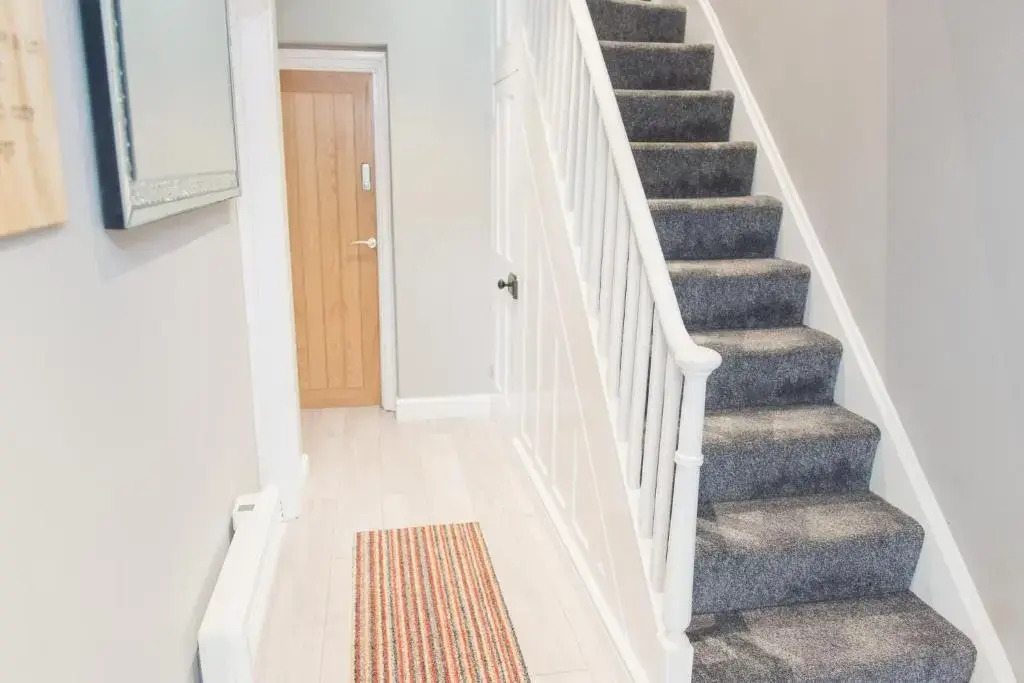 Charming 6 Bedroom House ALL with en-suite - Large Garden