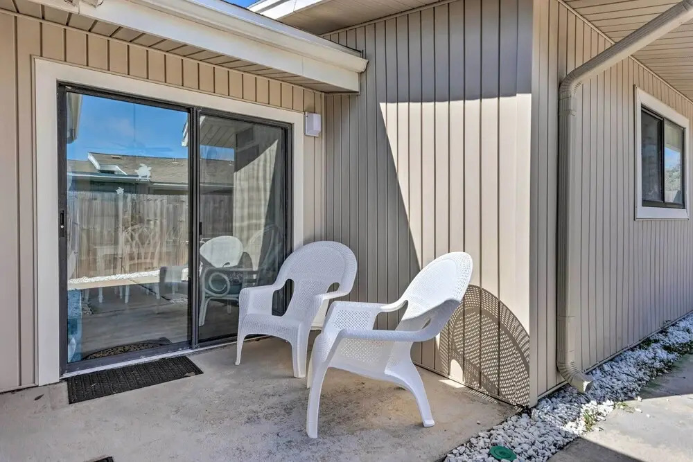 Half-Mi to Beach Access: Sunny Miramar Villa