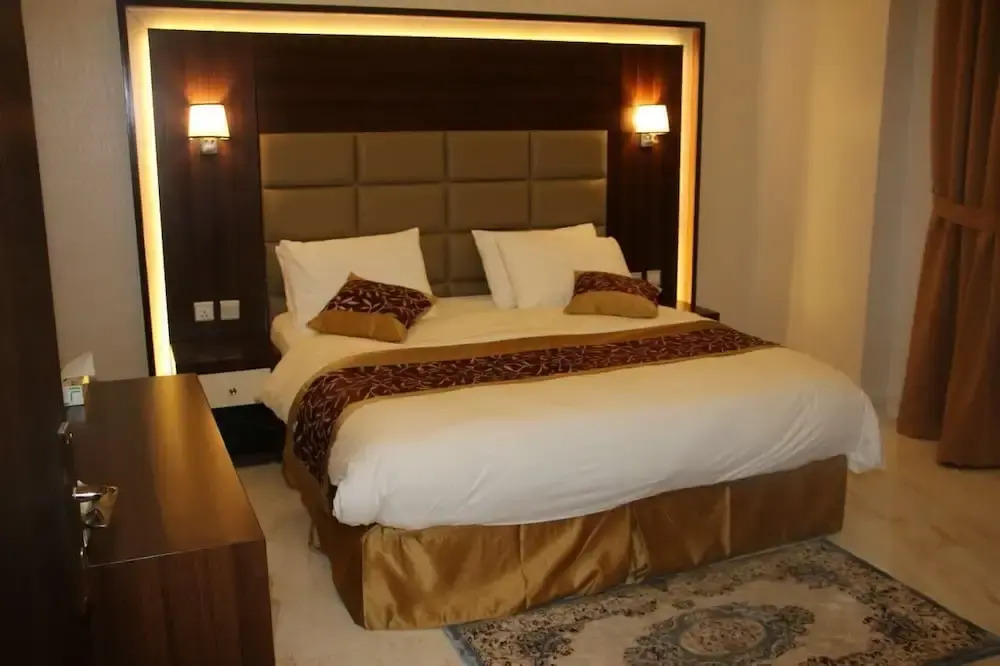 Al Jowder Suits