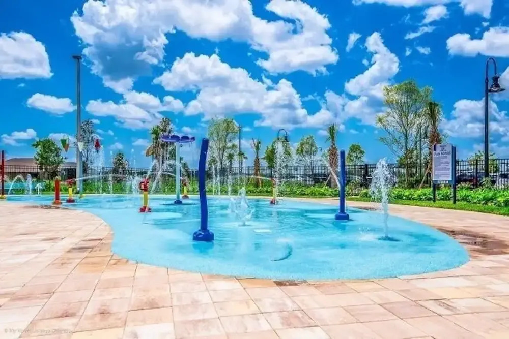 Beautiful 4Bd Pool TH, Storey Lake-4815DS