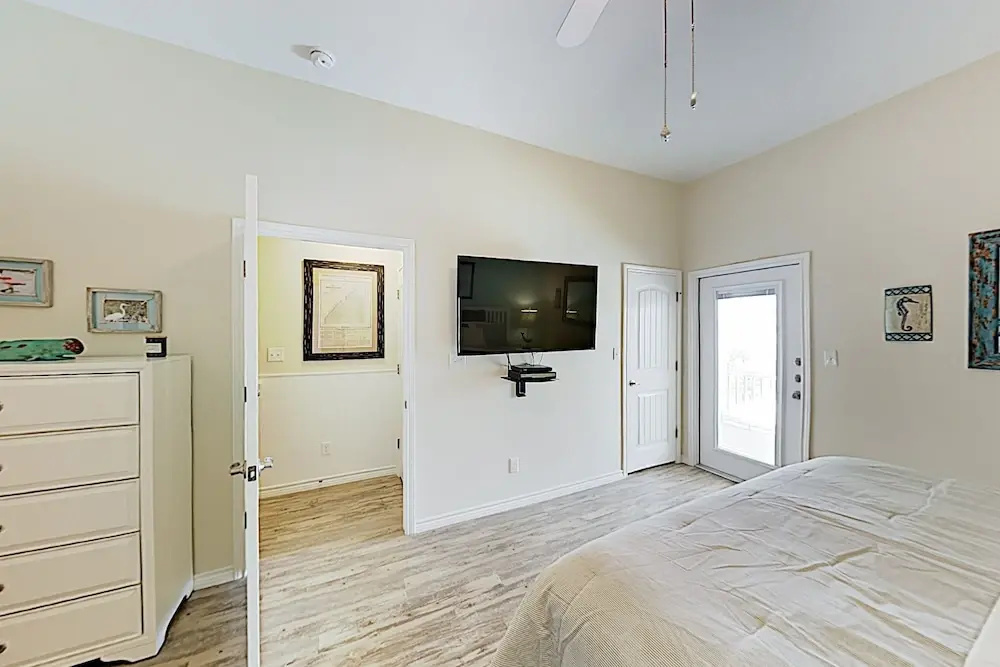 Poolside Beauty W/ Heated Pool - Steps To Beach 2 Bedroom Townhouse