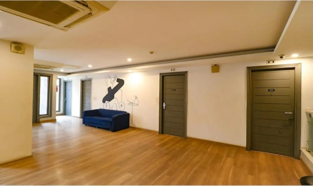 FabHotel Majestic JPM I