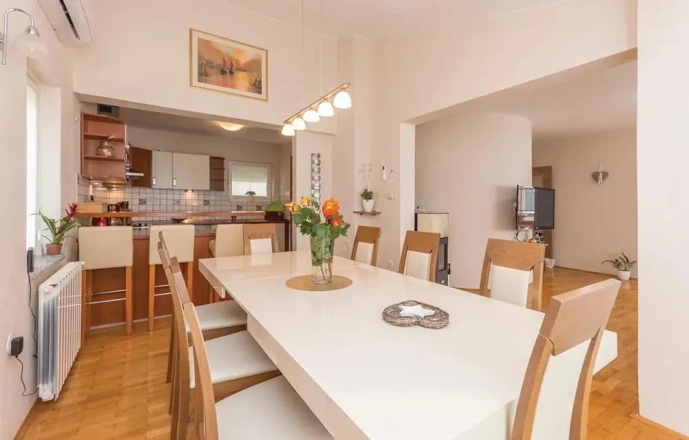 Beautiful Home in Zadar With Outdoor Swimming Pool, Wifi and 4 Bedrooms