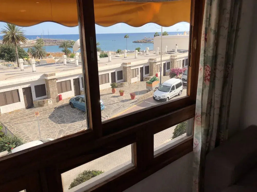 Two bedroom apartment 2 min from beach