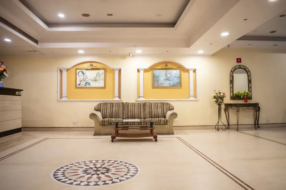 OYO 8198 Hotel Raj International