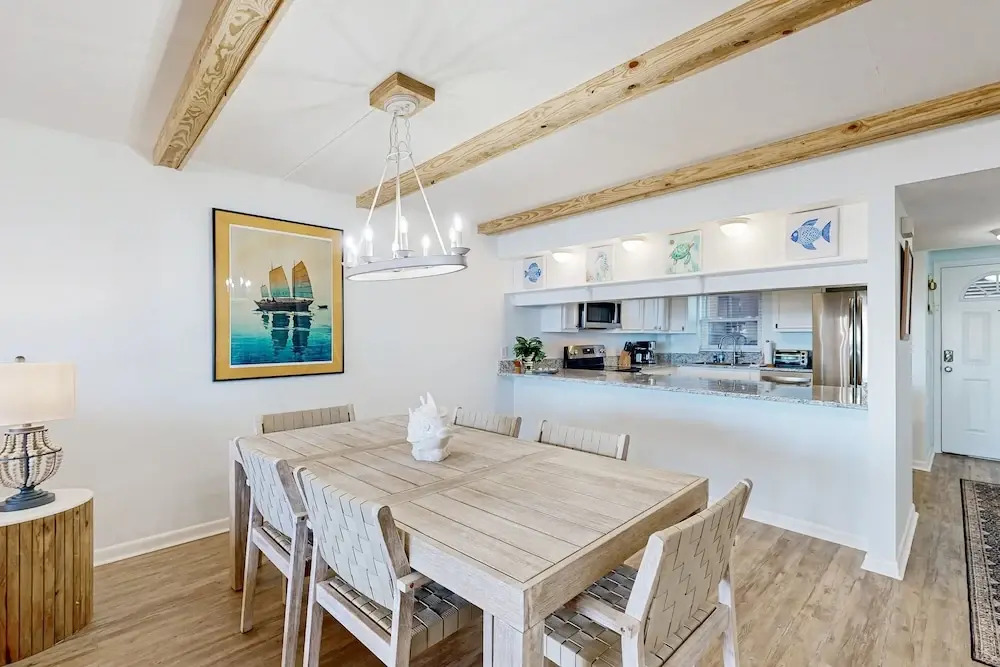 Oceanfront Condo With Private Balcony, Shared Pool and Beach Access