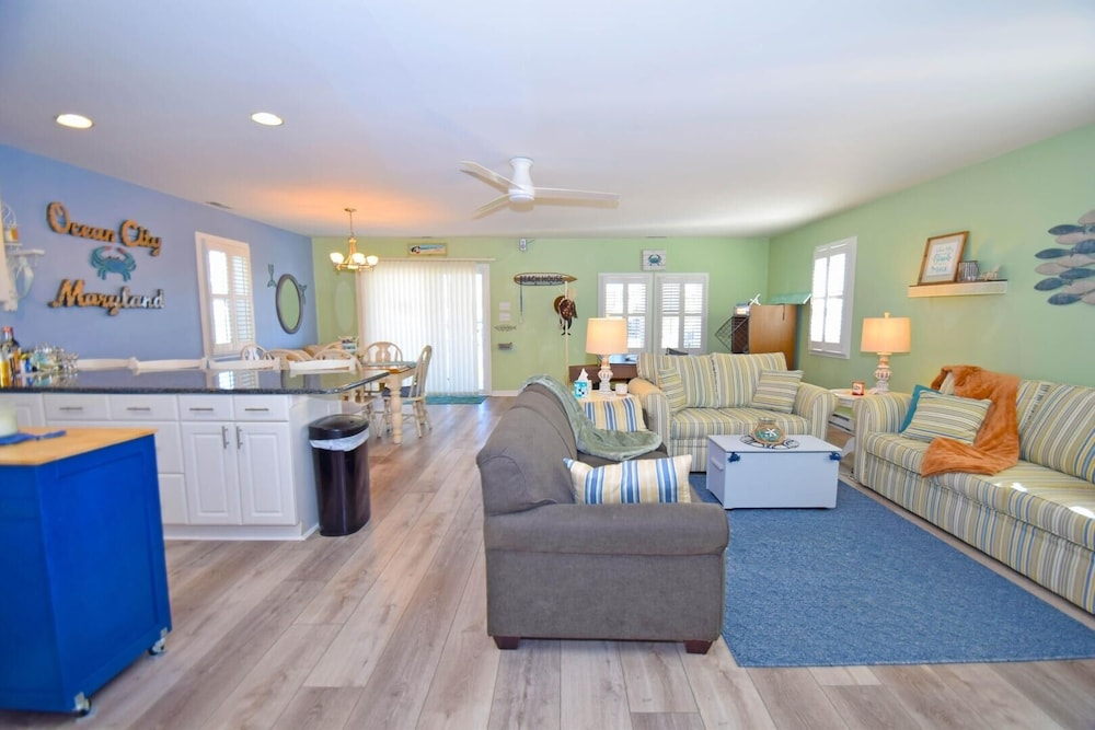 Montego Bay-colonial Drive 13339 3 Bedroom Home