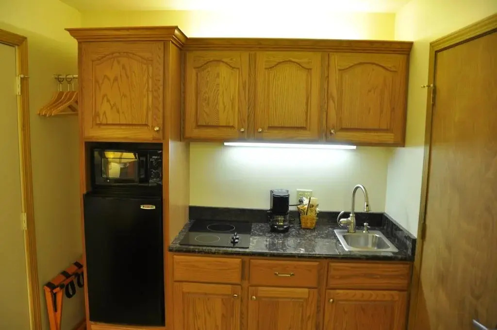 Shepherd Mountain Inn & Suites