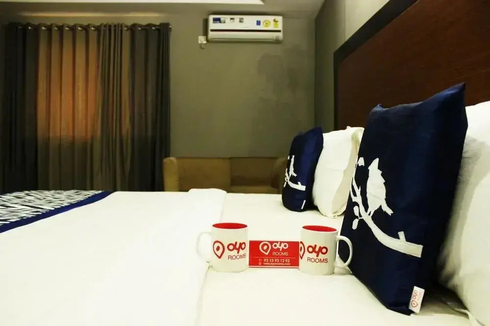 OYO 1177 Hotel Sky Wood Inn & Suites