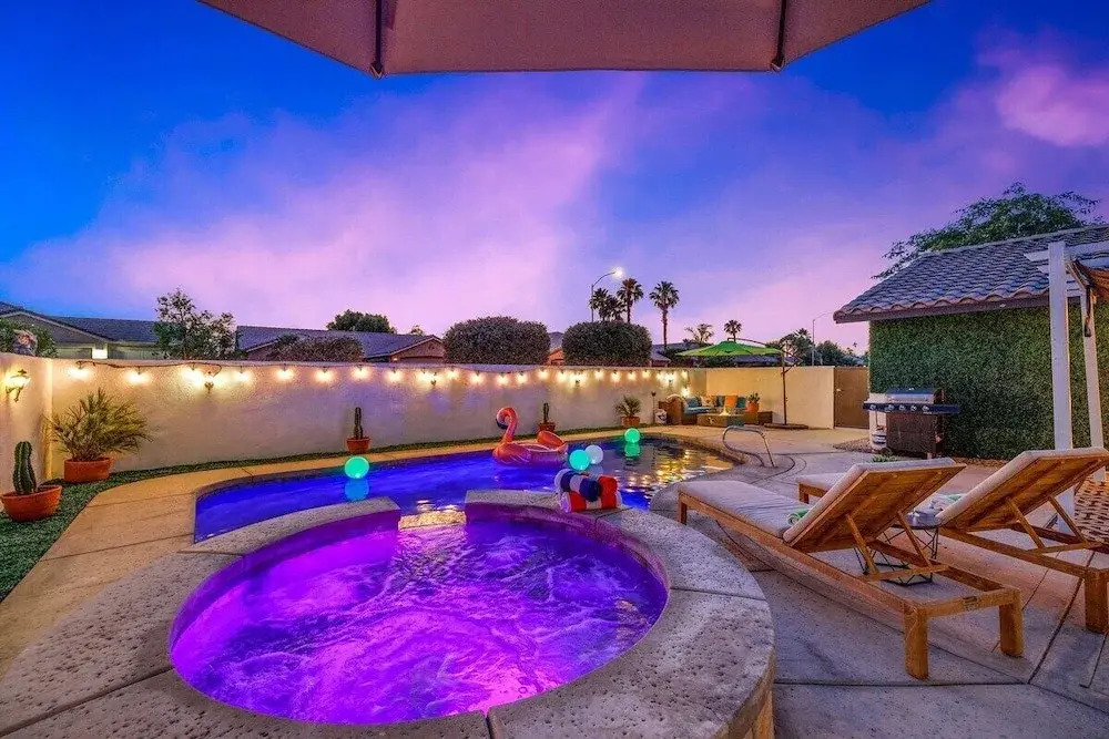 Relaxing 4BR Retreat w/ Refreshing Pool