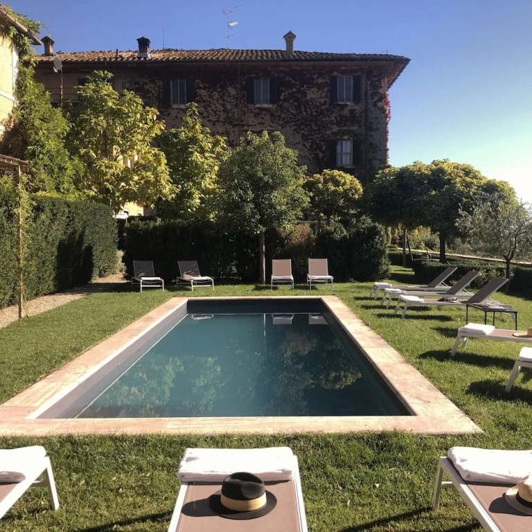 Large Beautiful Villa in Tuscan Hills of Chianti Stunning Gardens and Large Pool