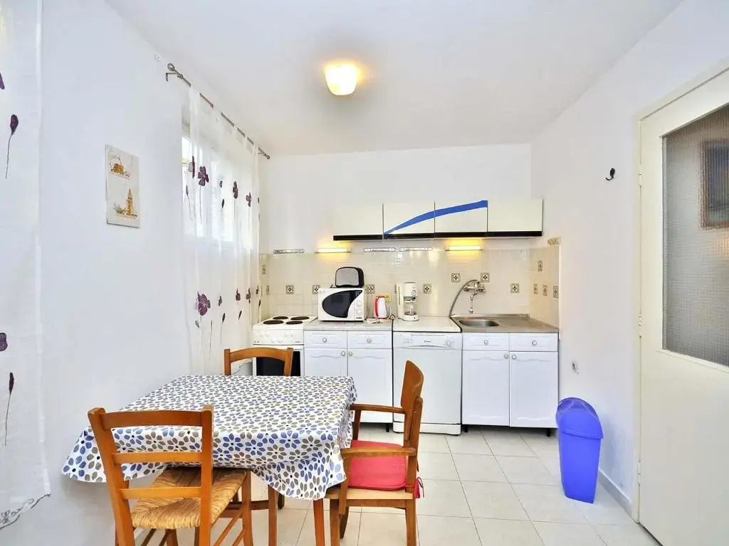Apartments Miro 636