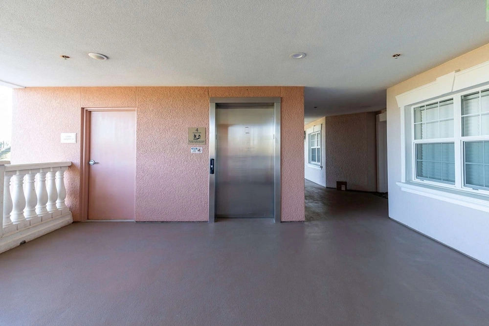 3BR Family Apartment for 8 Peaceful Residential Retreat