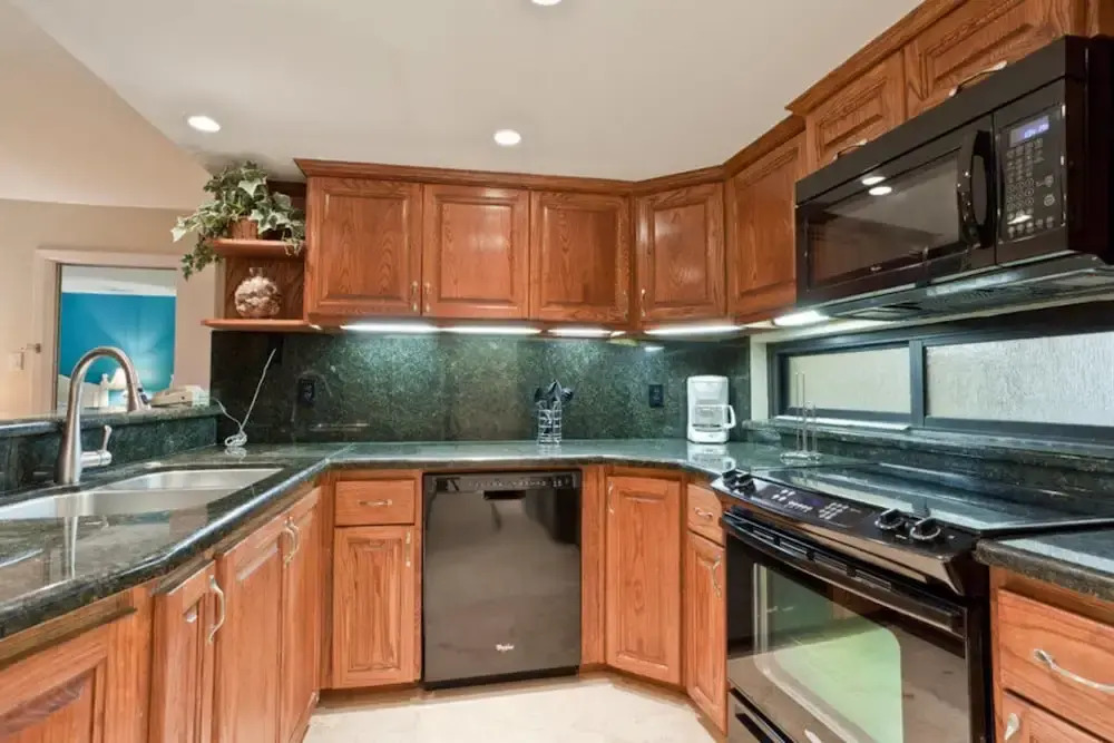 Saida Royale Condominium 9017