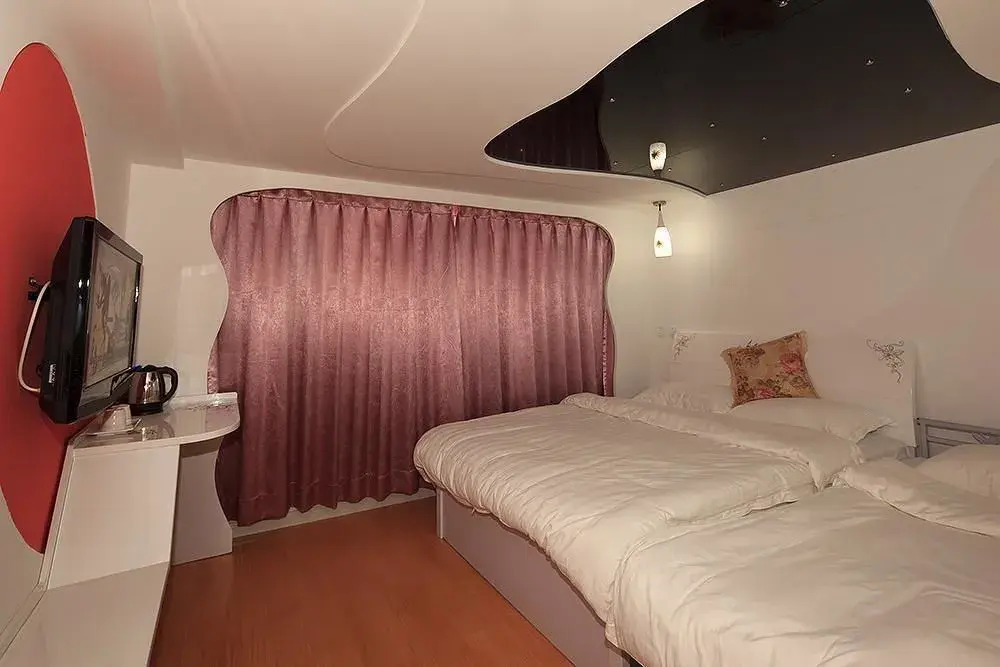 Qingdao Sweet Space Business Hotel