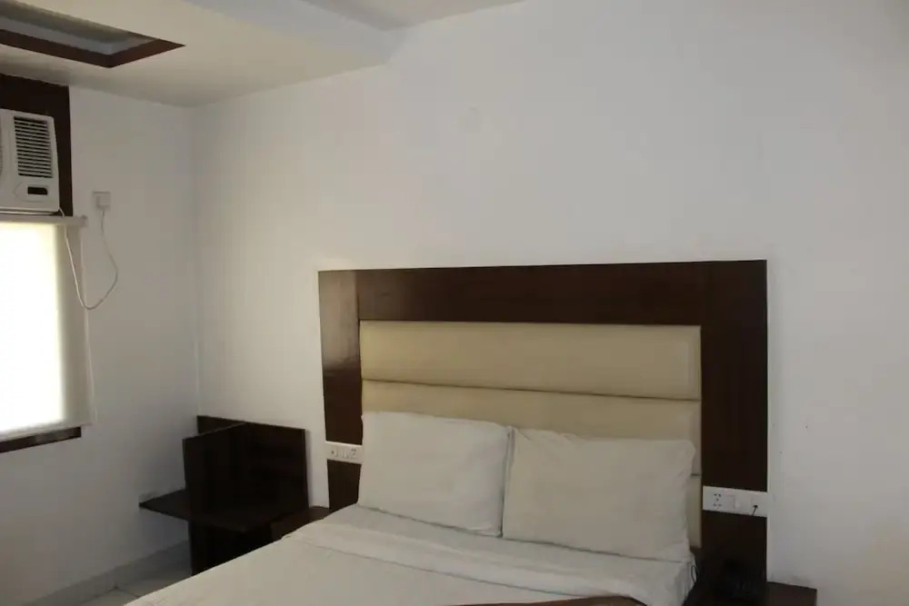 Hotel Opal Inn