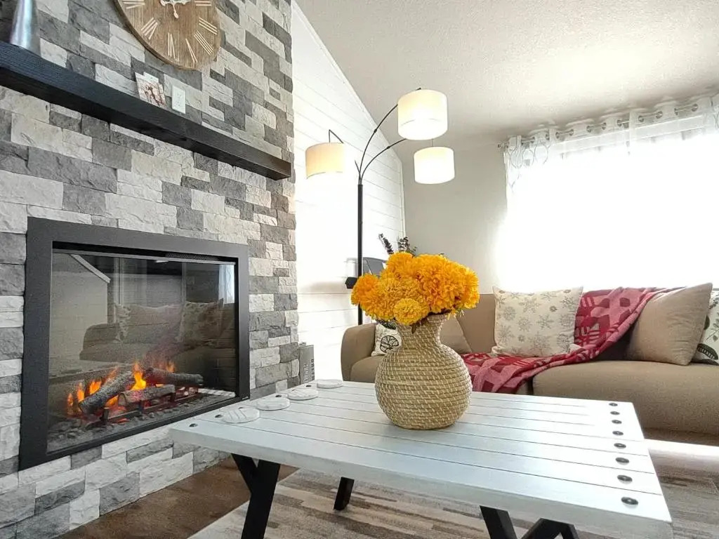 Cozy and Quiet Family Home in Park Setting Near PDX