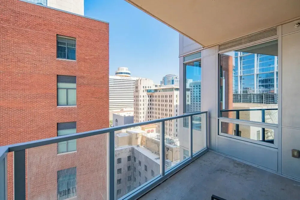 ROVE LIVING/KL - 44 Monroe