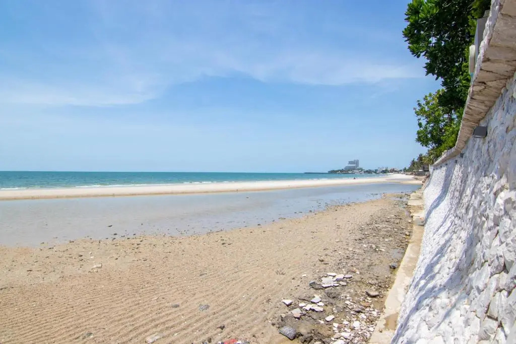 ซิตี้บีช หัวหิน พูลวิลล่า เดินไปทะเล120เมตร City Beach Hua-Hin Poolvilla walk to beach 120Meter