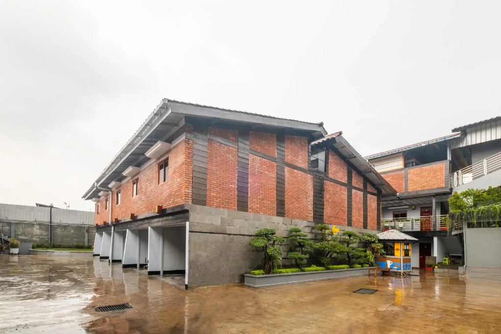 Hotel Karasak Santun by OYO Rooms