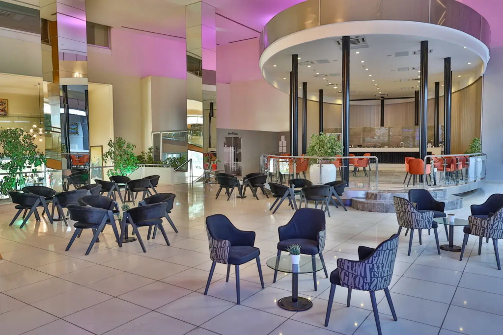 Crystal Centro Pearl Collection - Ultimate All Inclusive