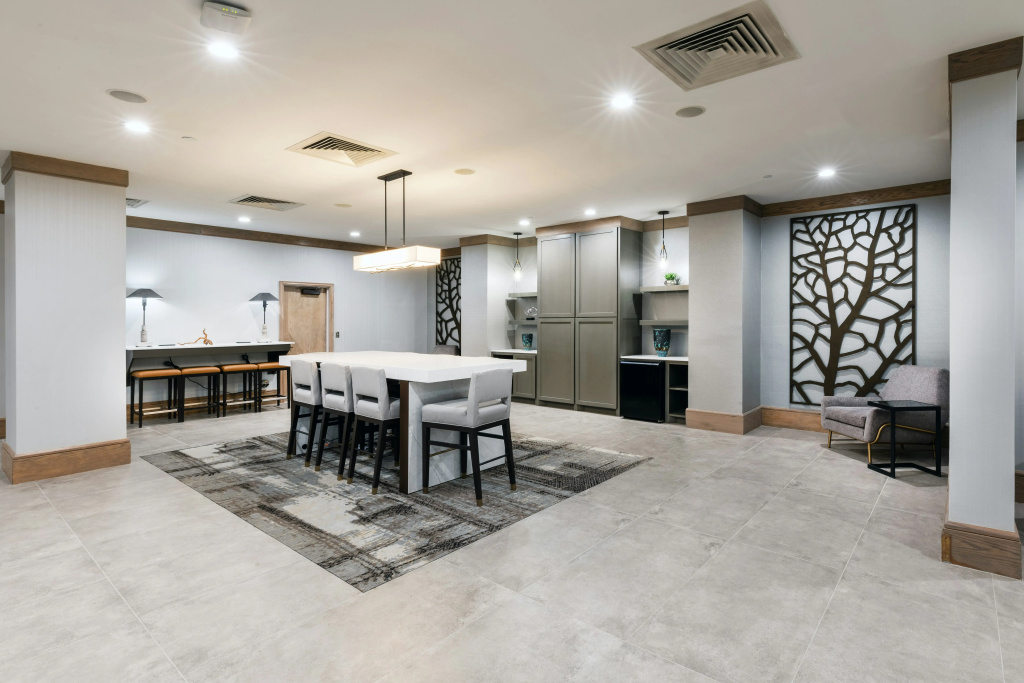 DoubleTree by Hilton Tulsa - Warren Place