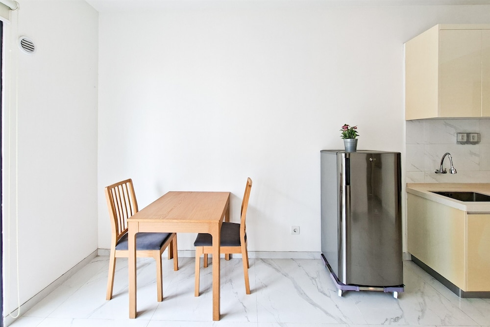 Neat 2Br For 3 Pax At Sky House Bsd Apartment
