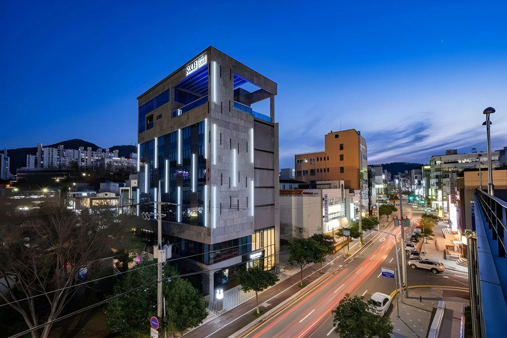 R B Business Hotel