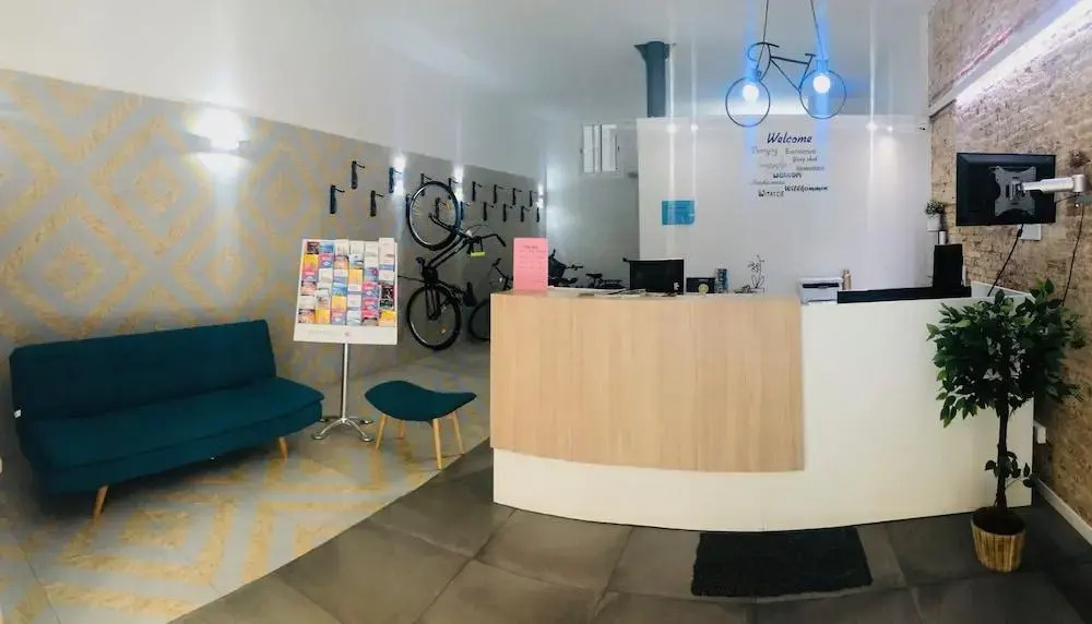 YOUTH HOSTEL - Central and Basic Drassanes