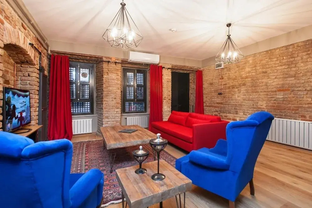 1 Bedroom Apartment w Kitchen