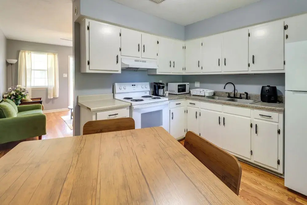 Walk to Dining & Shops: Dtwn Brookhaven Home!
