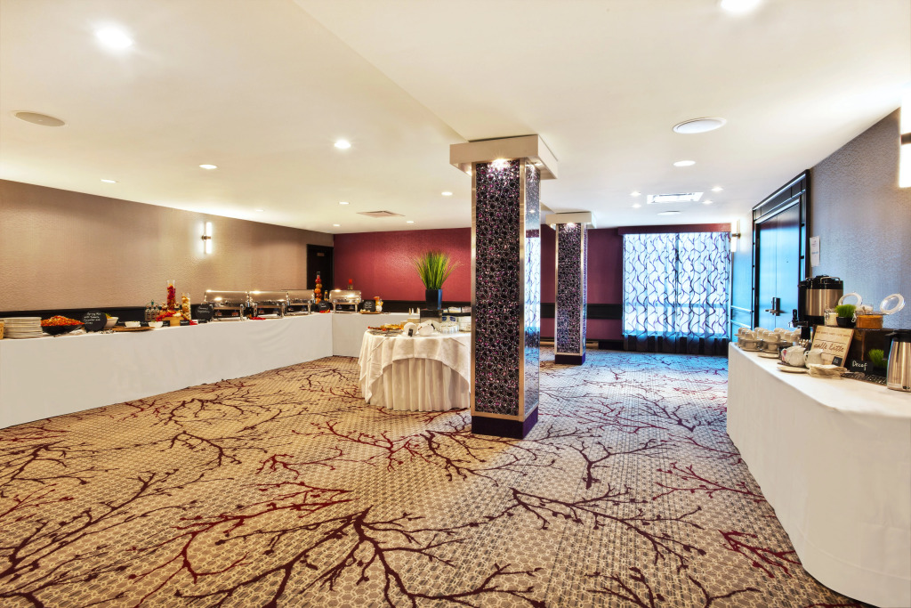 Crowne Plaza Kitchener-Waterloo by IHG