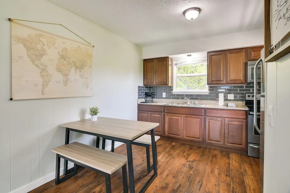 Tranquil Kimberling City Getaway w/ Community Pool