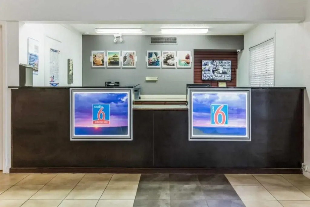 Motel 6-Alexandria, LA - South
