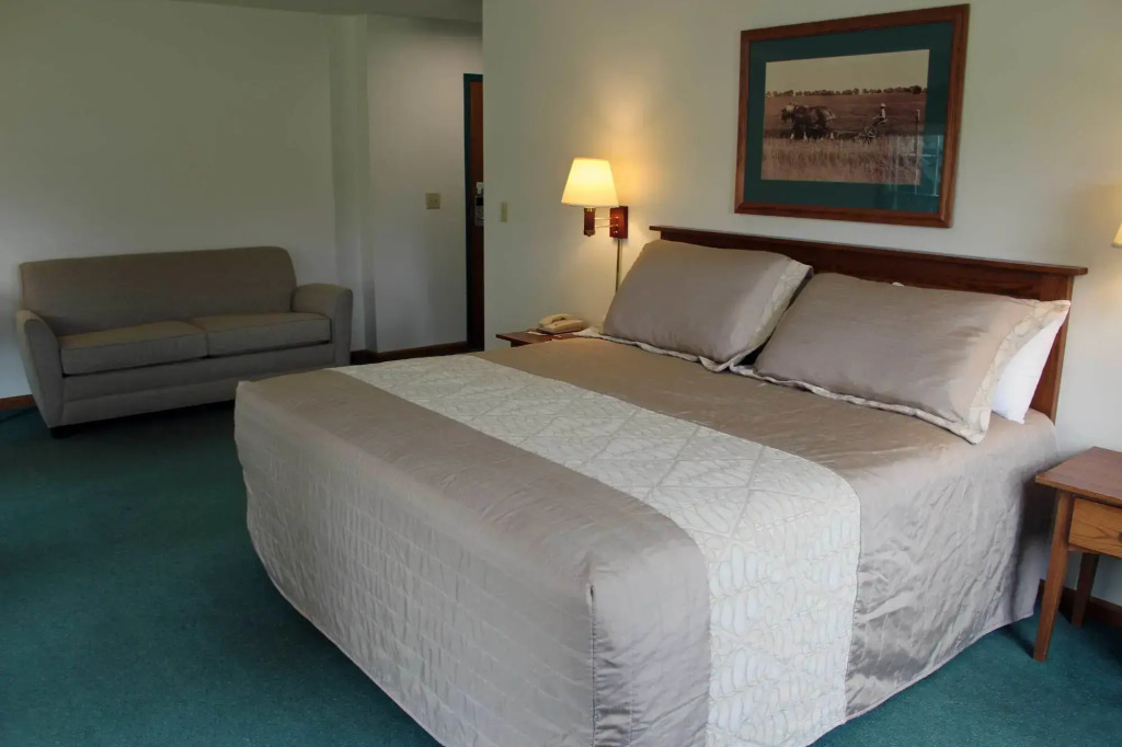 Farmstead Inn and Conference Center